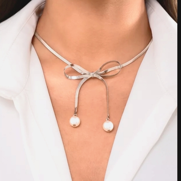 Jewelry Jewelry - Silver Bow Tie Necklace